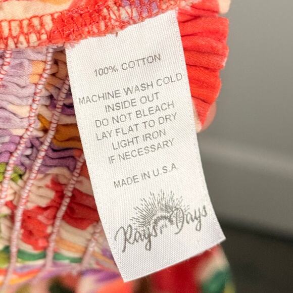 Rays for Days Ivy Top Medium Tropical Hawaii Spring Summer Floral Maximalist - Picture 6 of 6